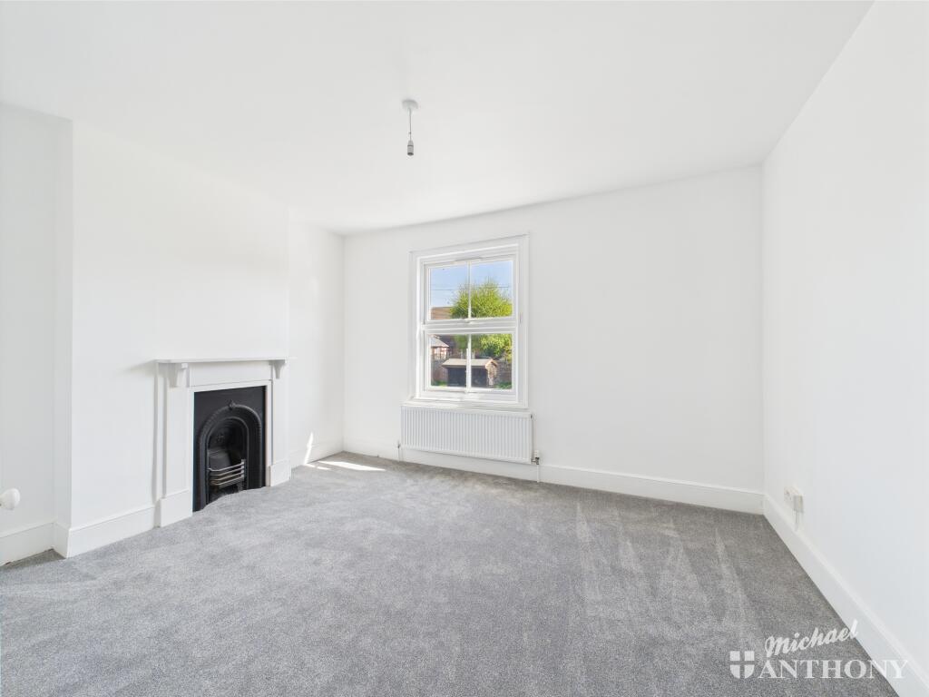 CAM02773G0-PR0285-STILL001