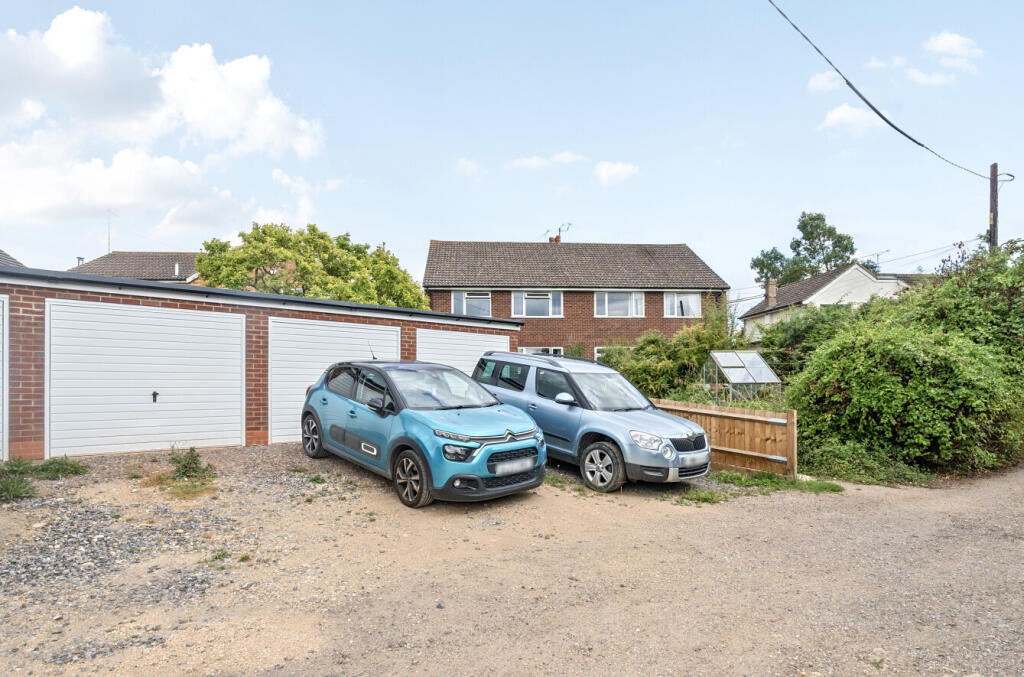 Garage/Parking