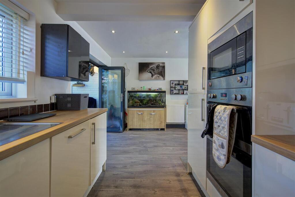 27 Shefford Crescent winstanley WN3 6LF-19.jpg