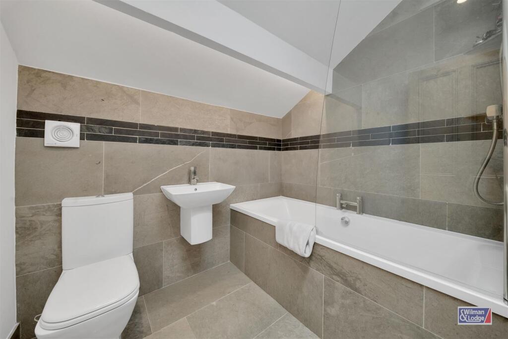 6 Bed, End Terrace, Silsden