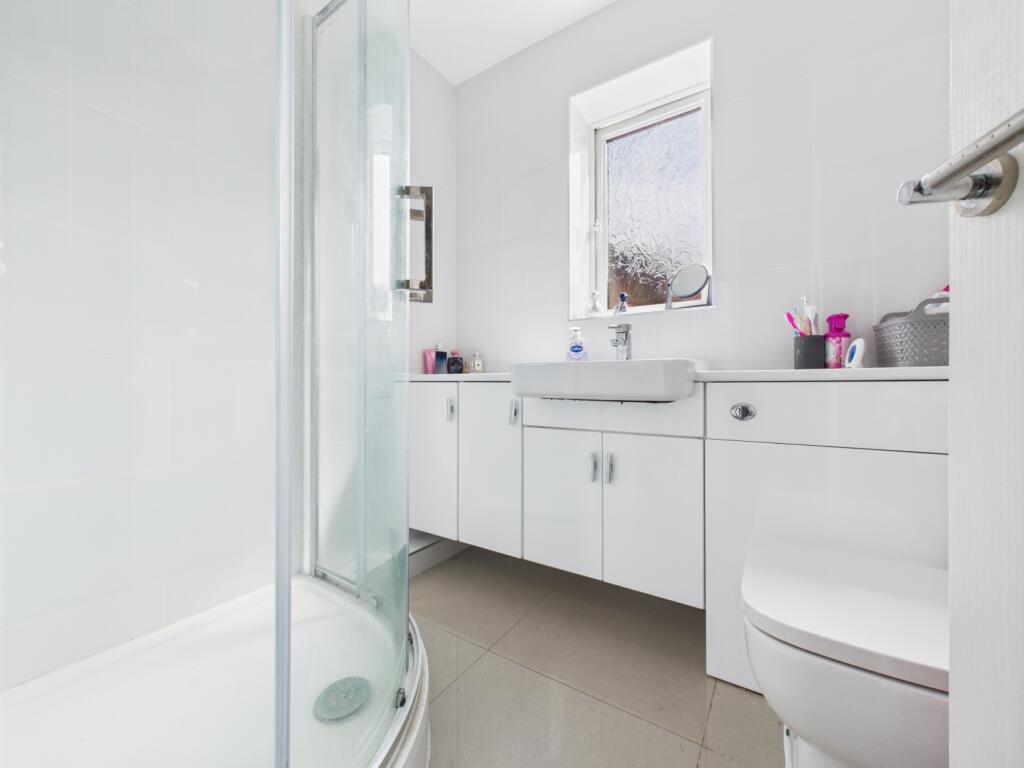 CAM03729G0-PR0119-STILL009