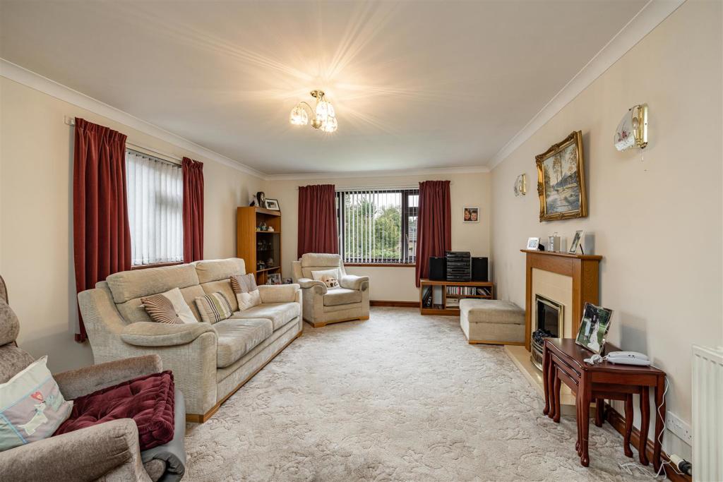 2 Kingsknowe Gardens Galashiels 08.JPG