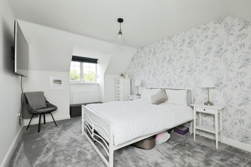 BEDROOM NO.4