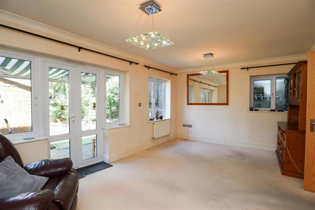 Living/dining room