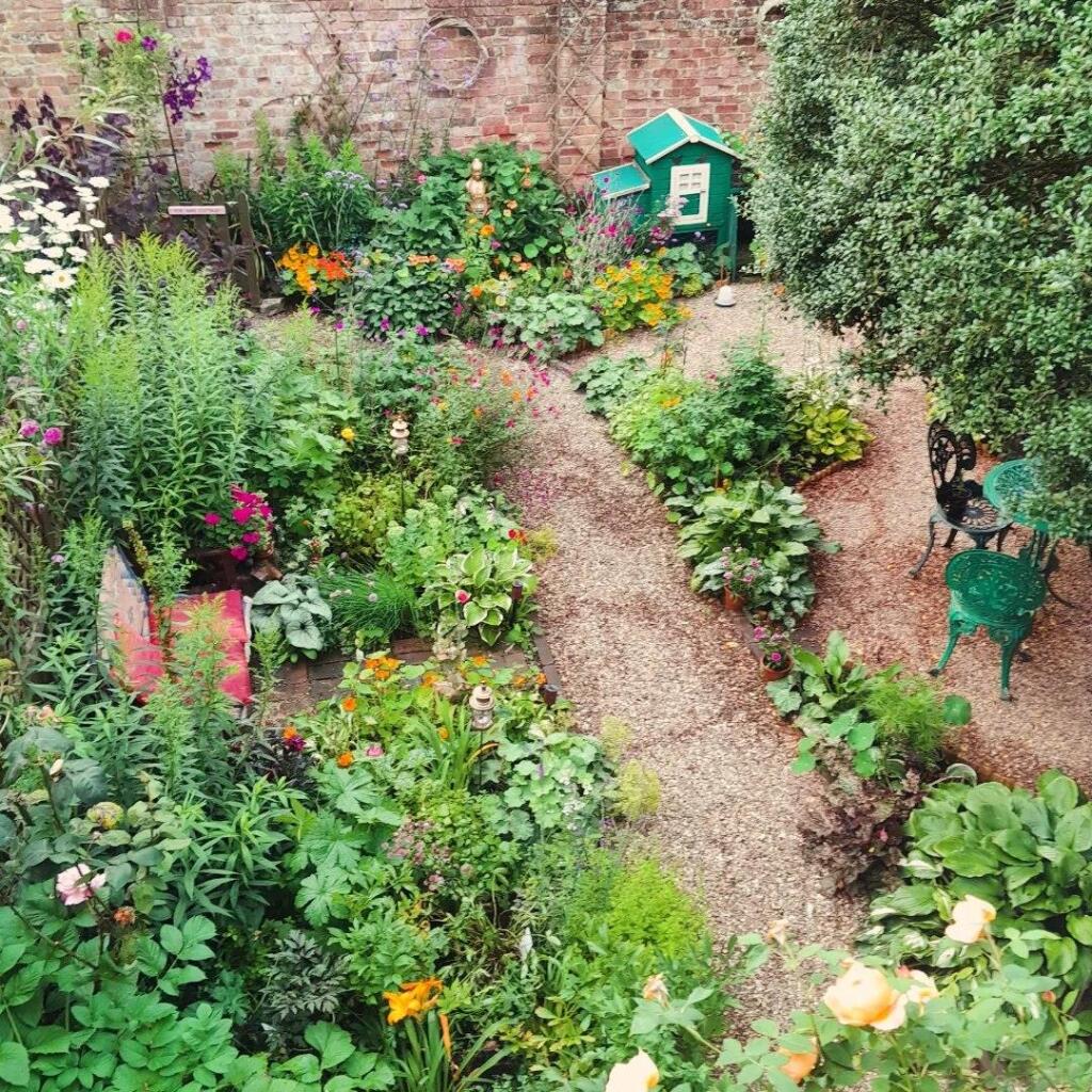 Garden 2.jpg