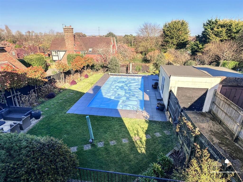 01323 438506