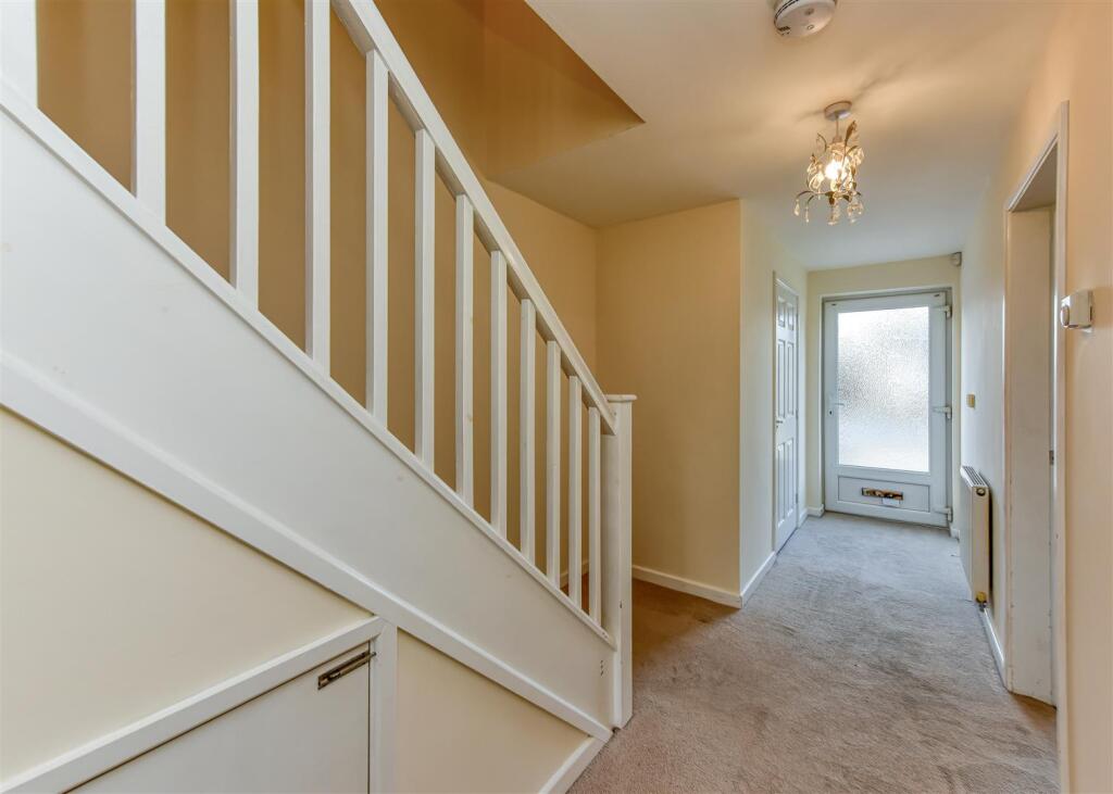 30 Birchwood Road-hall2.jpg
