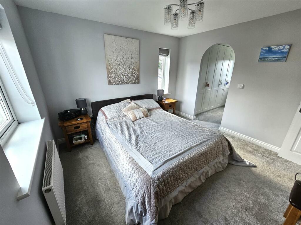 Bedroom 1.jpg