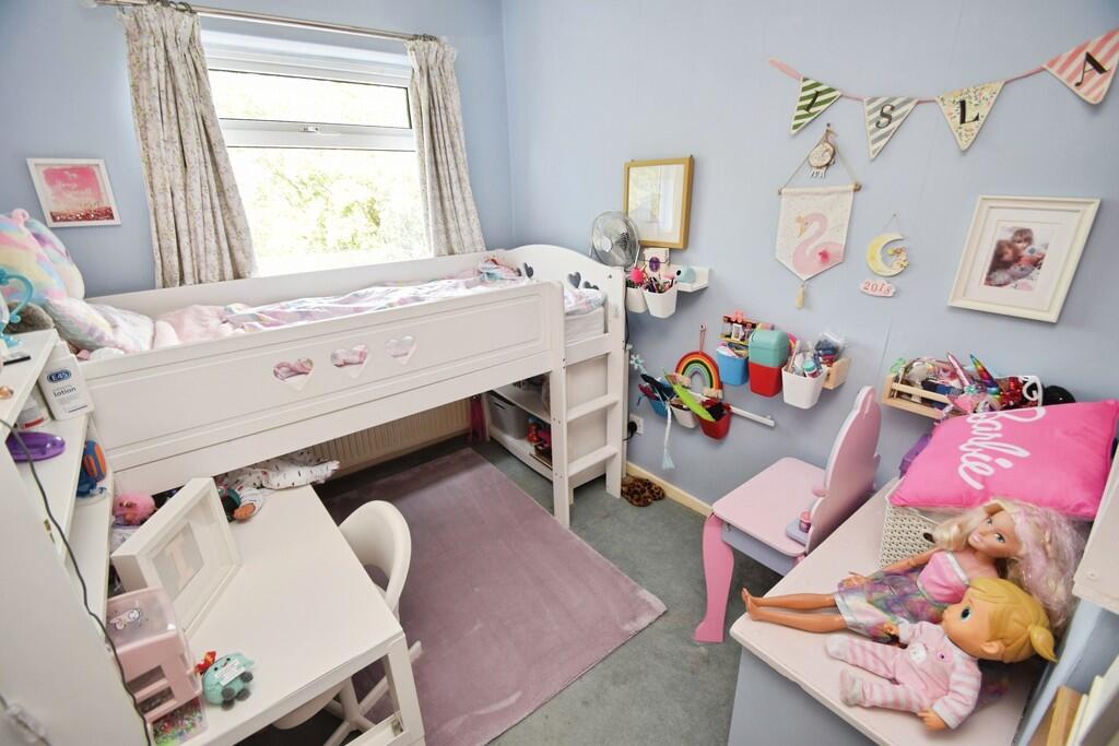 1a2b2dd1-Bedroom ...