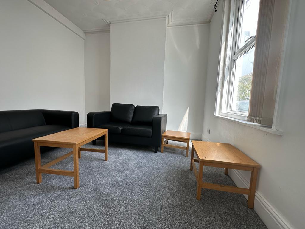 18E 2023 Lounge.jpg