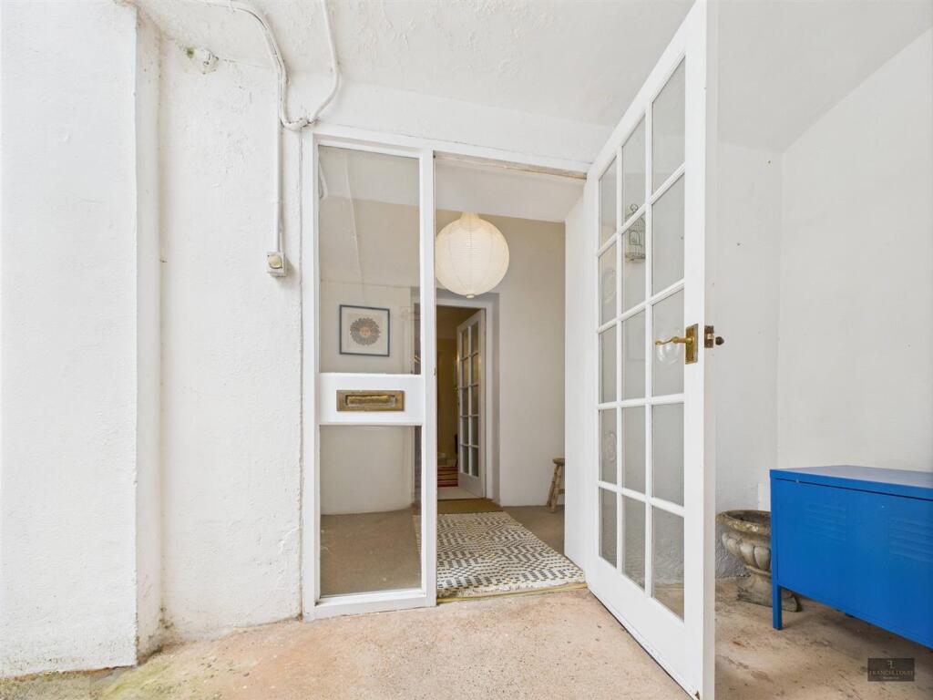 CAM02887G0-PR0480-STILL001 (1).jpg