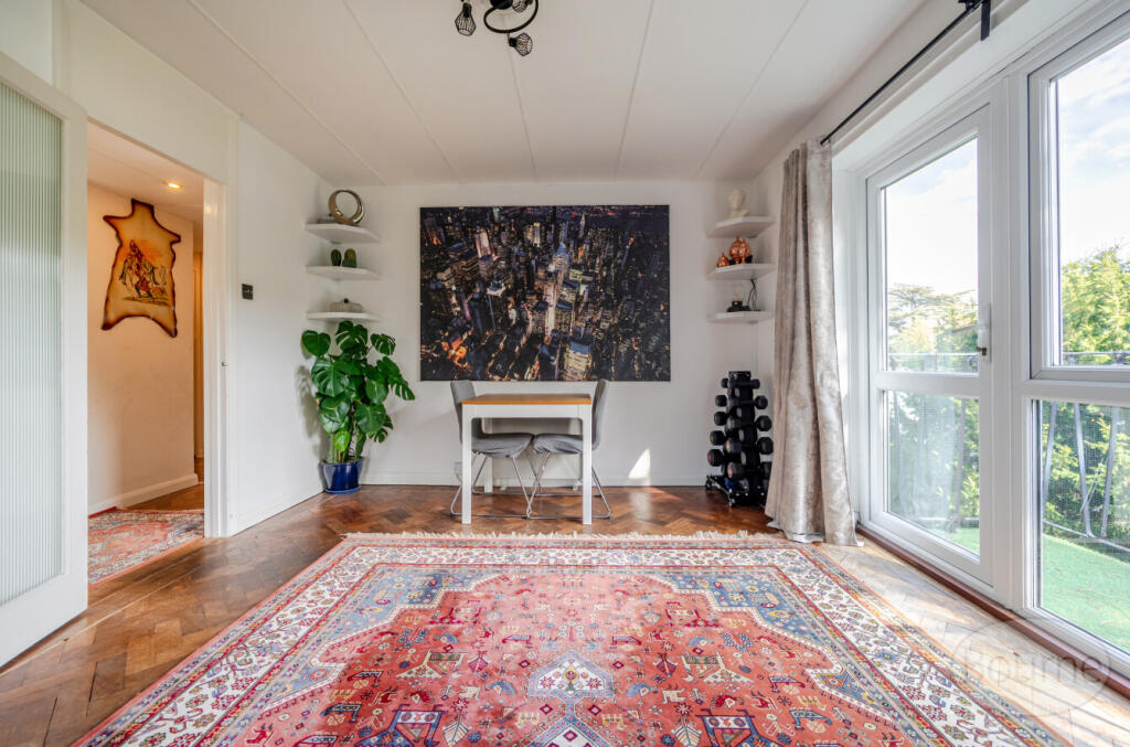 4899d345-92e9-4c7...