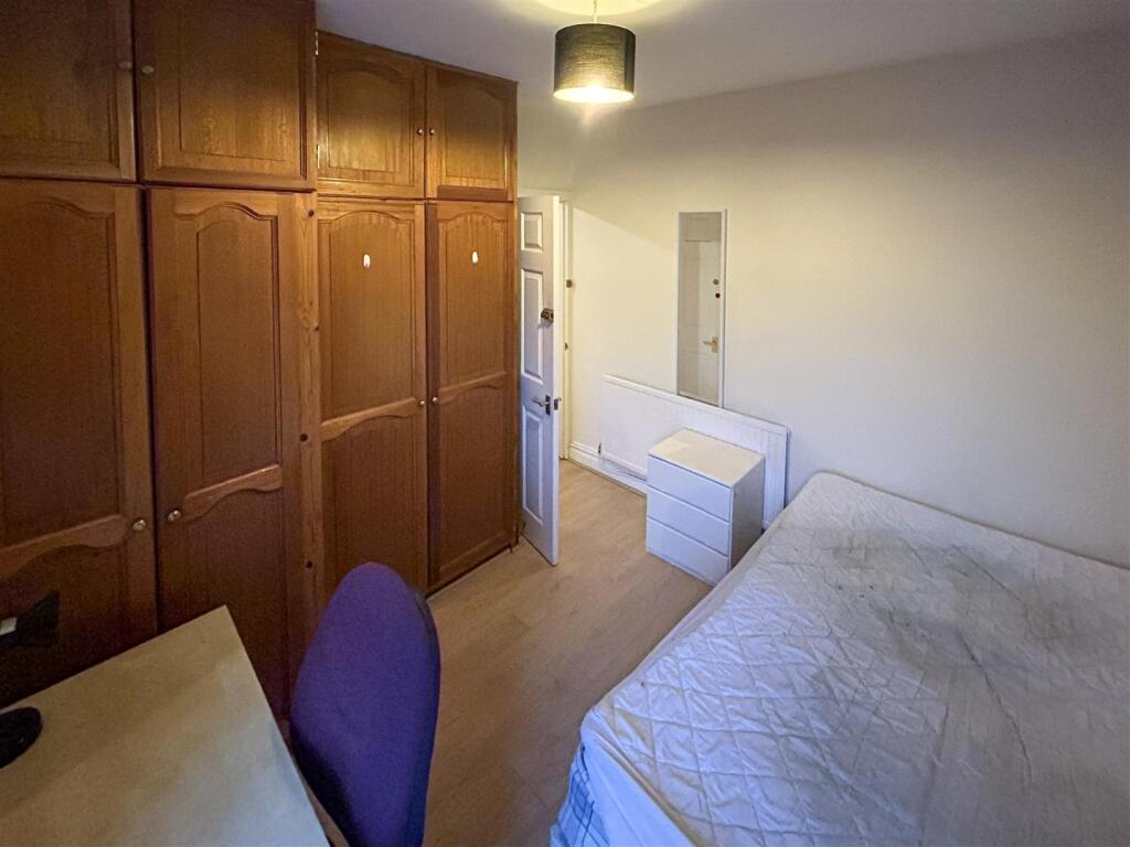 1765991163_10_cae9ced0-ffb0-44ad-b5a1-86e533ebcf23