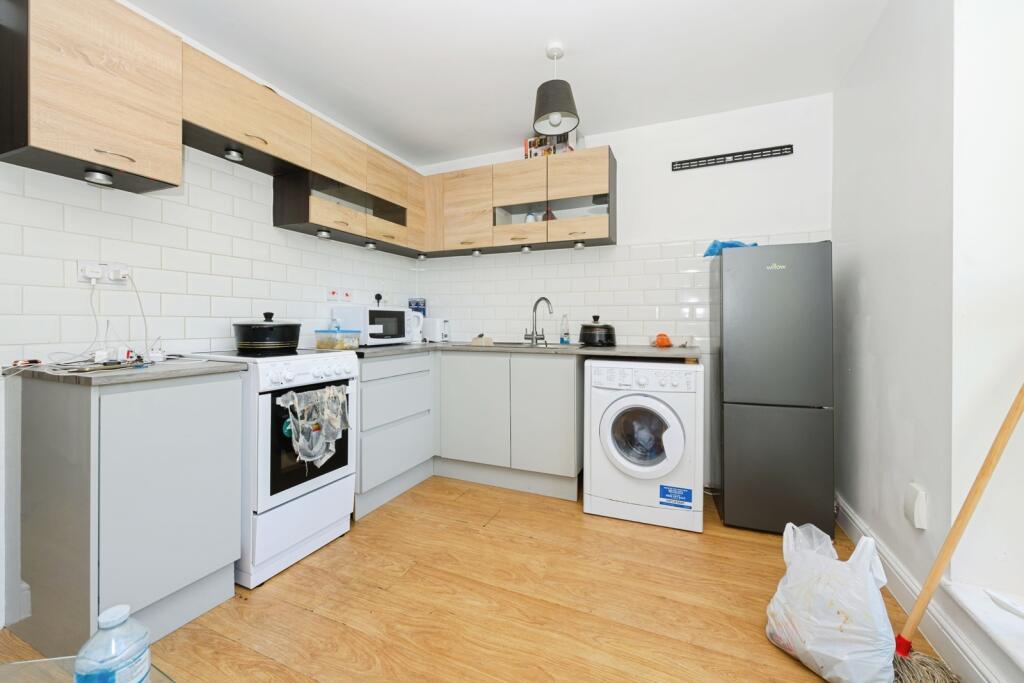 Lounge/Kitchen