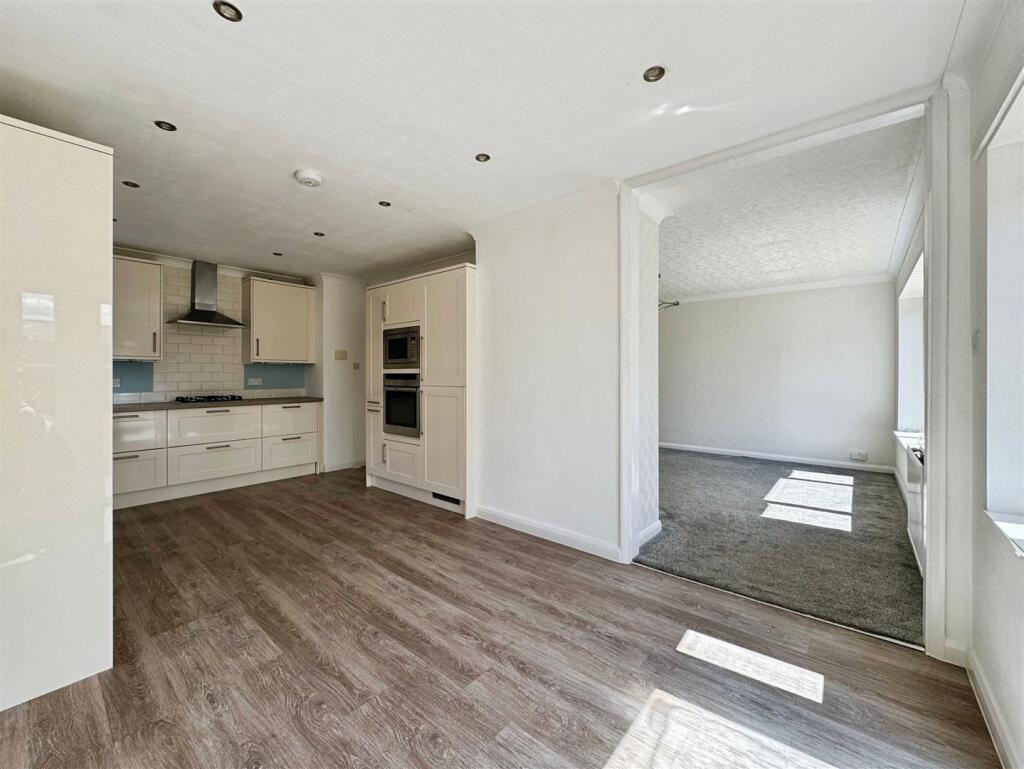 8f547392--49CF-B365-0523AC20C6F0-21028-00000A96D81