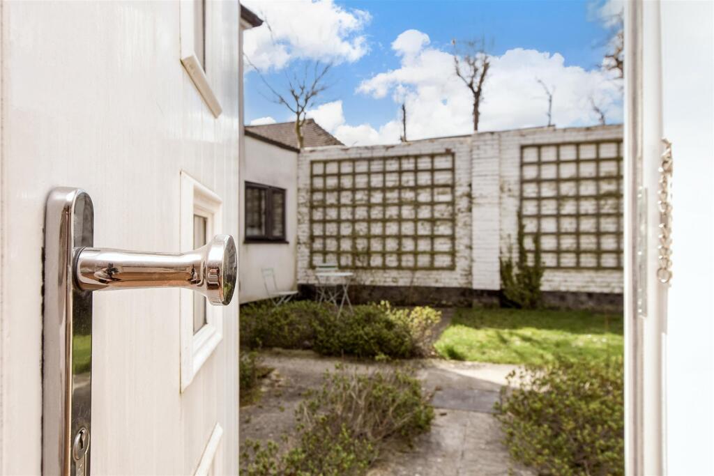 External Lifestyle Photograph