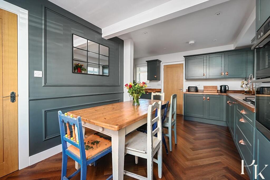 12 Brambledean Road, bn41 (25).jpg