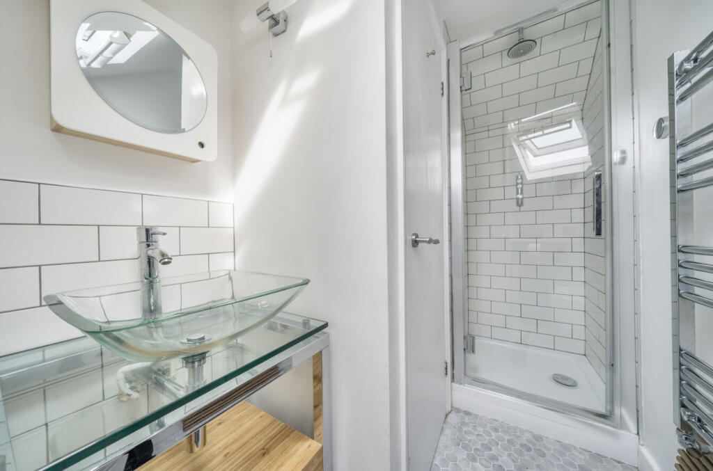 1360539-12-68de79...