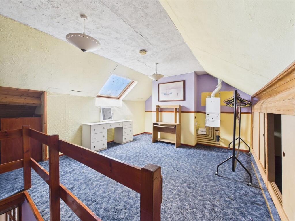 7 - Three Bedroom House for Auction, Hanham.jpg