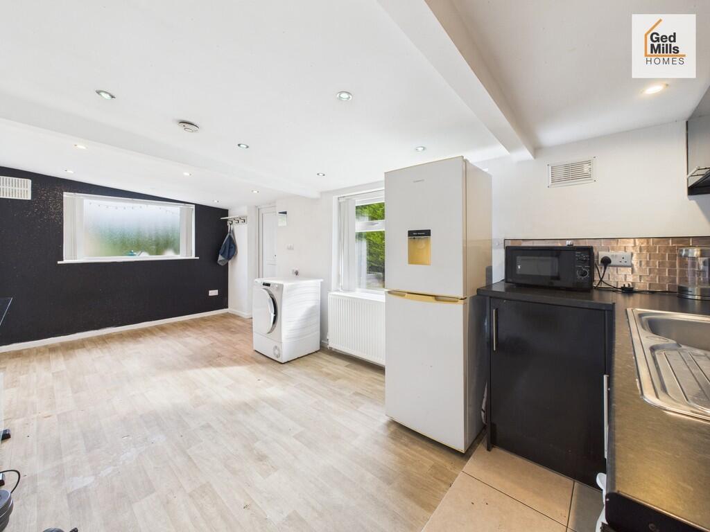 CAM04261G0-PR0100...