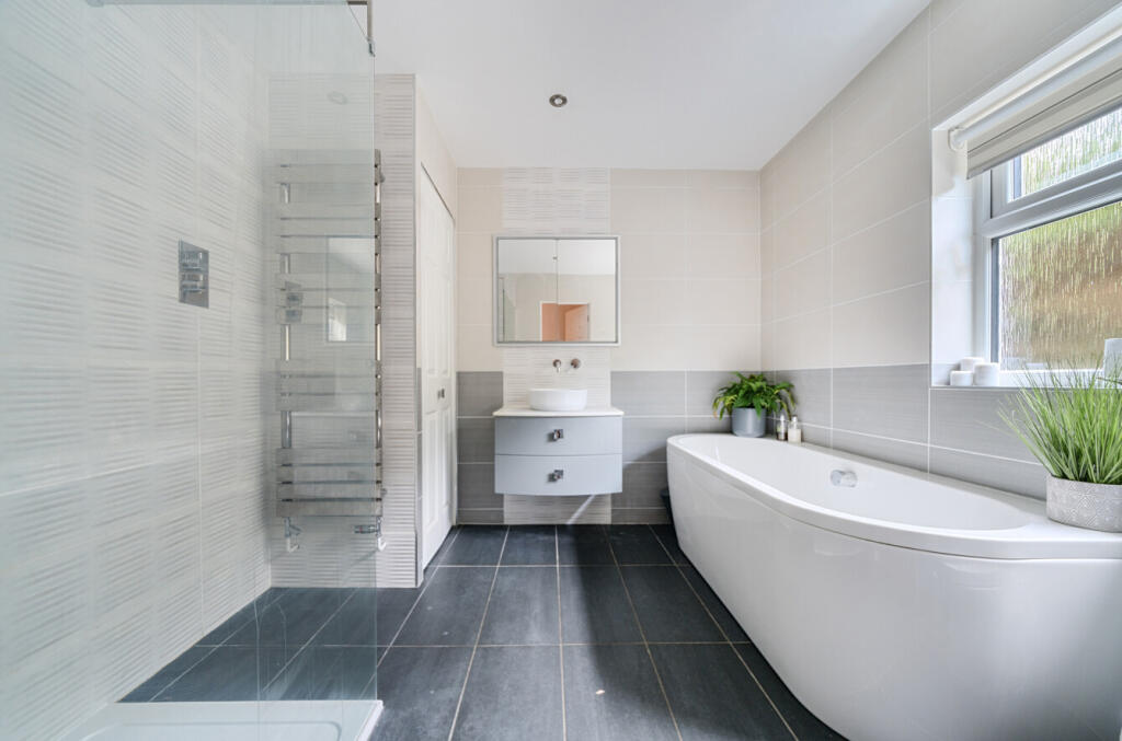 1296139-28-682f6a...