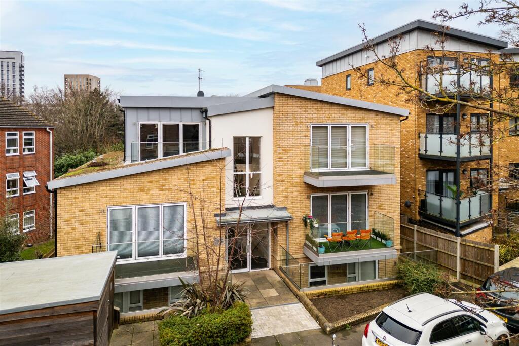 Flat 4 Heronsgate Court-4.jpg