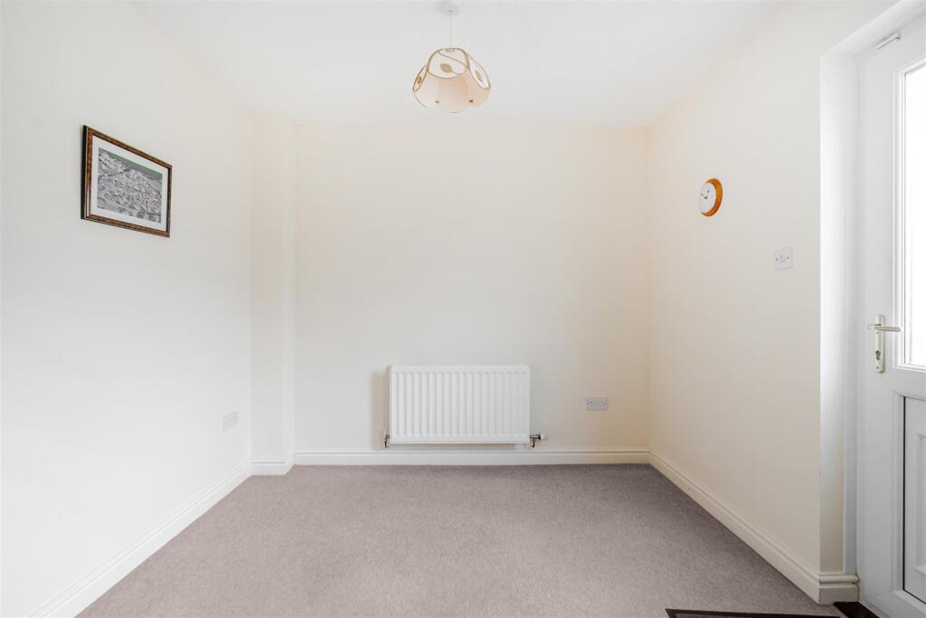 KITCHEN/ DINING ROOM