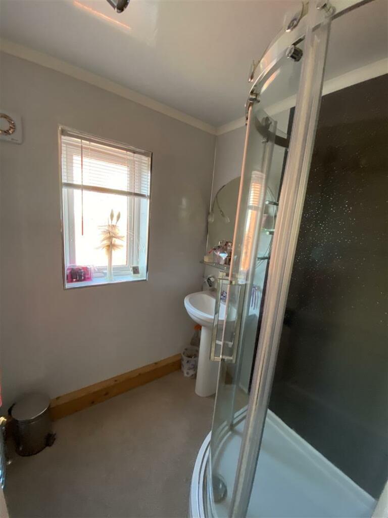 Shower room: