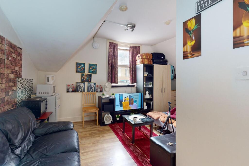 9 Brampton Park Road, Hornsey, London, N22 6BG