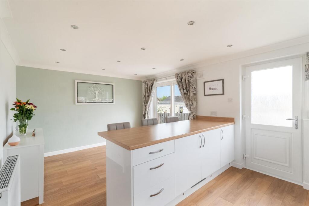 Kitchen/Dining