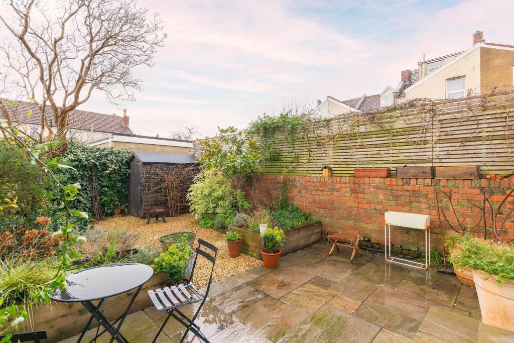 0B2RHD - External H.jpg