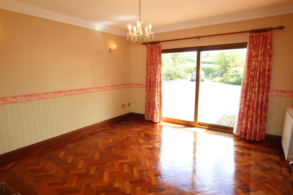dining room.JPG