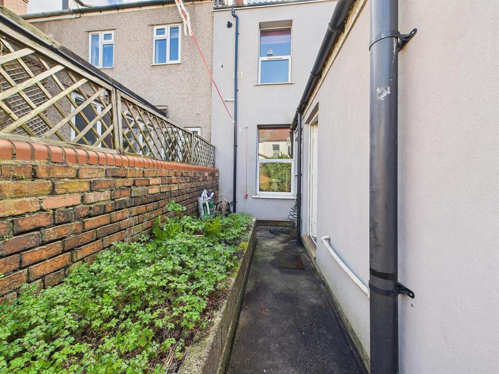 14 - Victorian Terraced House for Auction, St Werb