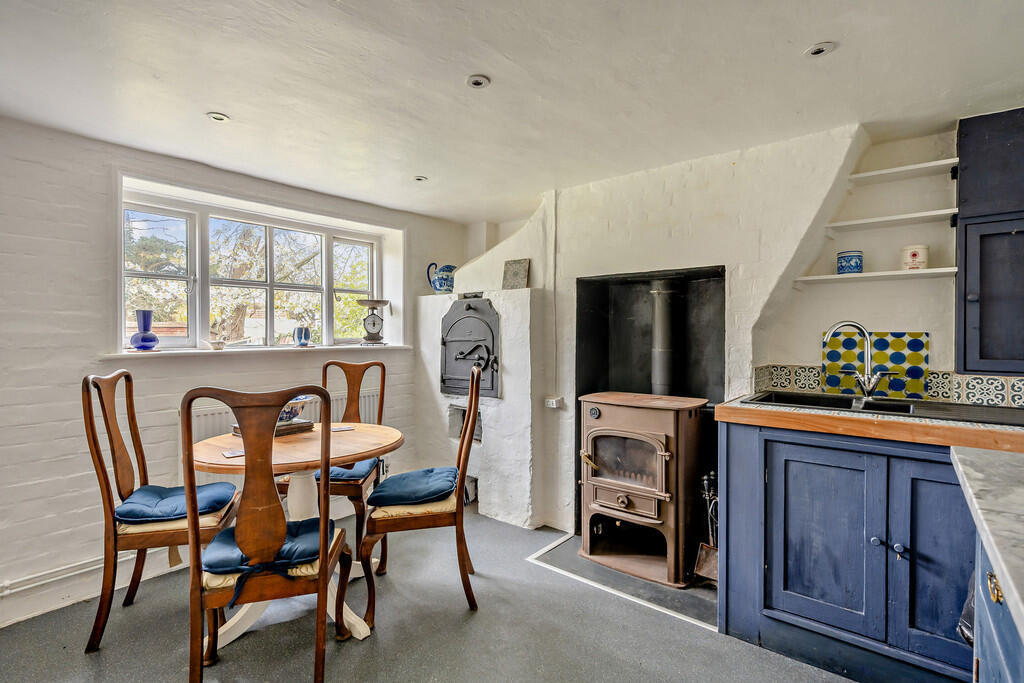 8642411-interior2...