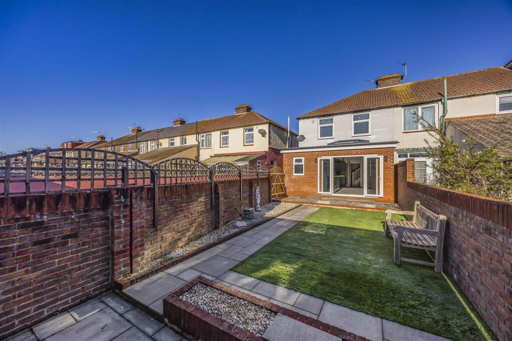 66 Hawthorn Crescent, Cosham-PorticoMarketing-Nexa