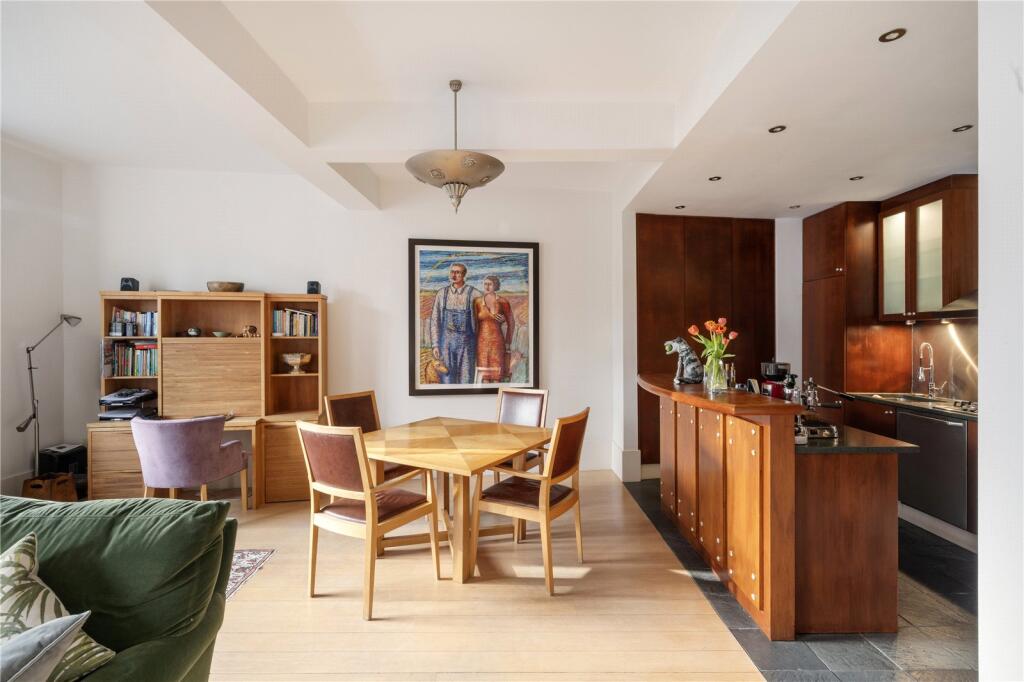 Recepetion/Kitchen