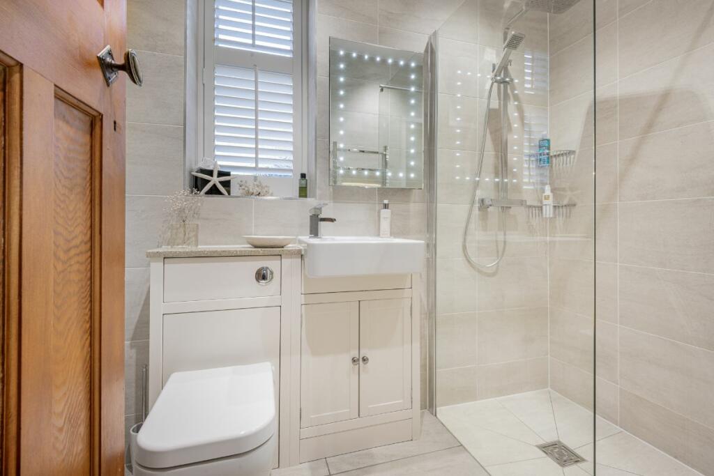 Main Bathroom Downstairs 