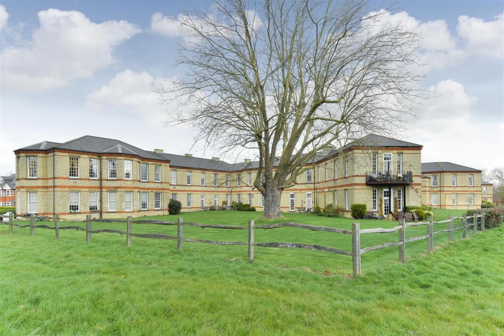 CLEAN  23 Gladstone House, Epsom (3 of 12).jpg