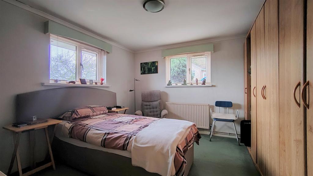 bed 1.jpg