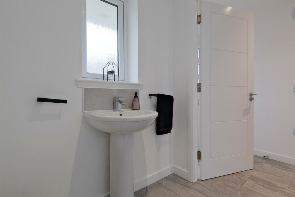 039-31 Ardencraig Terrace, Glasgow, G45 9BJ.jpg