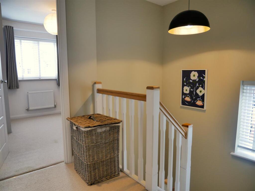 FIRST FLOOR LANDING