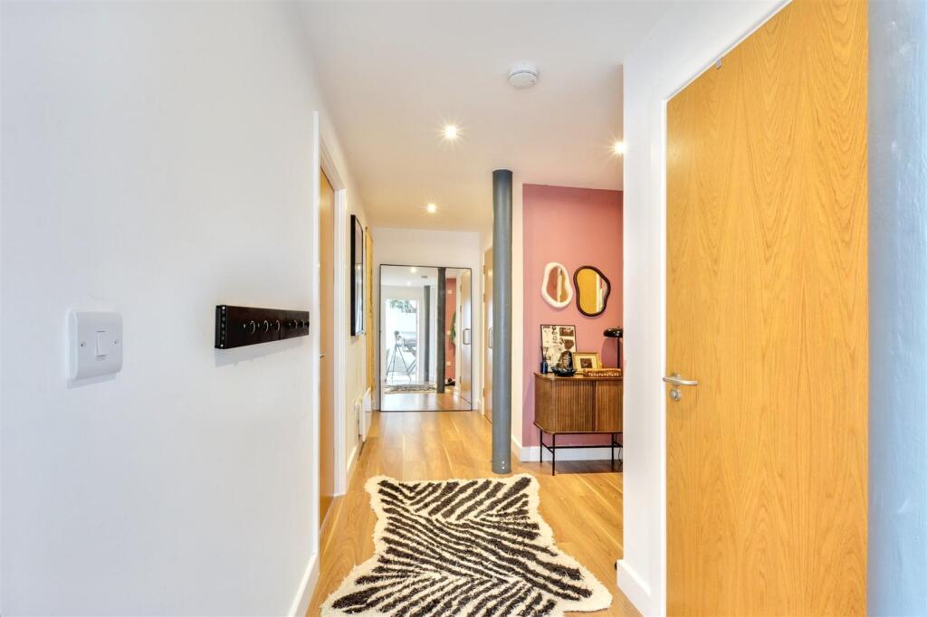 Entrance Hall_1.jpeg