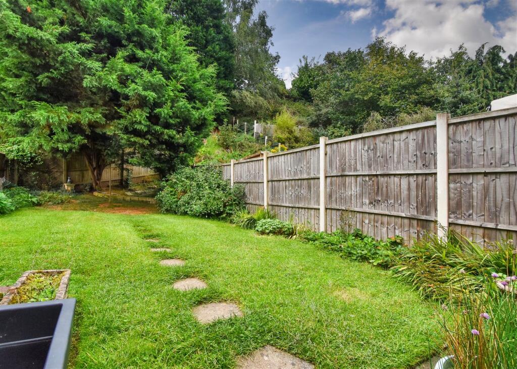 11 Quendale - Garden.jpg