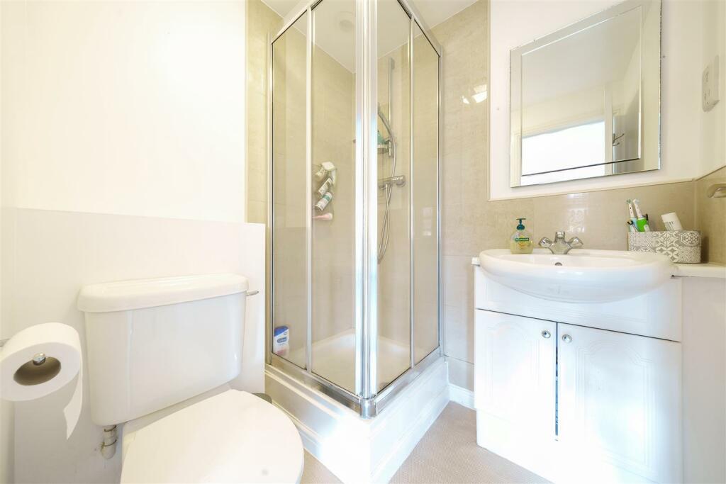 En Suite Shower Room.jpg