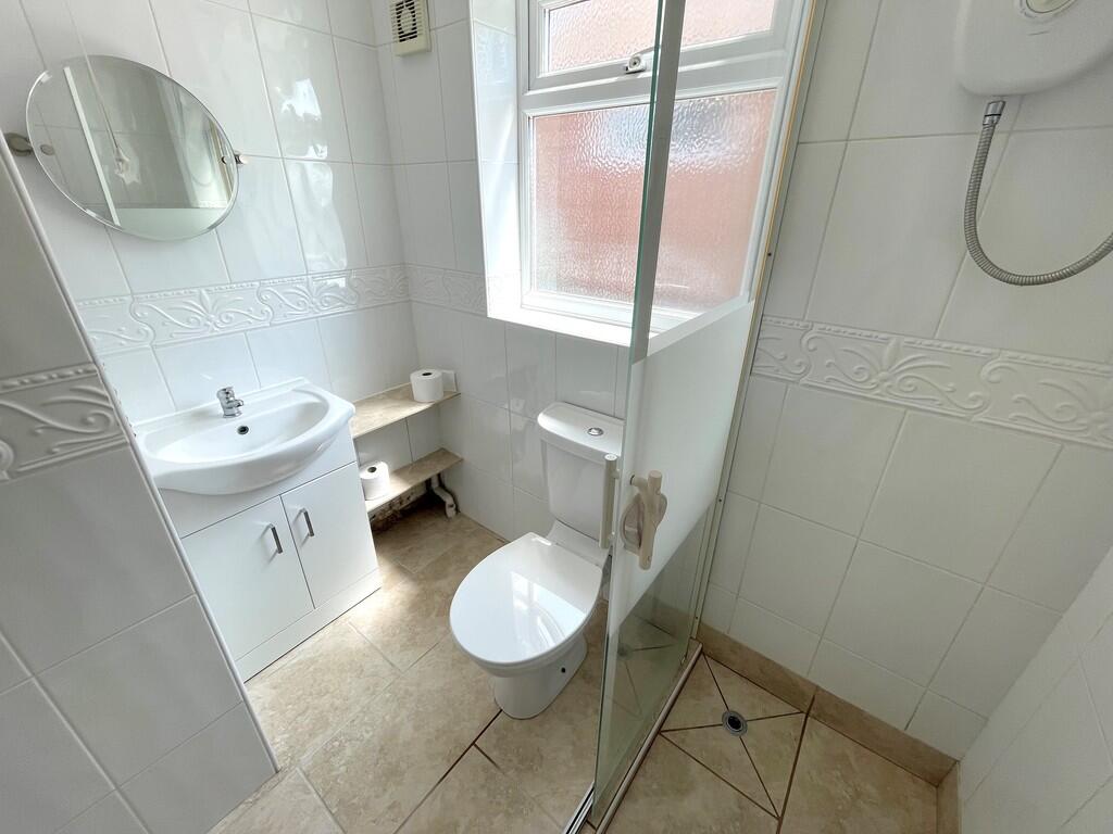 18 Moorfoot Road ...