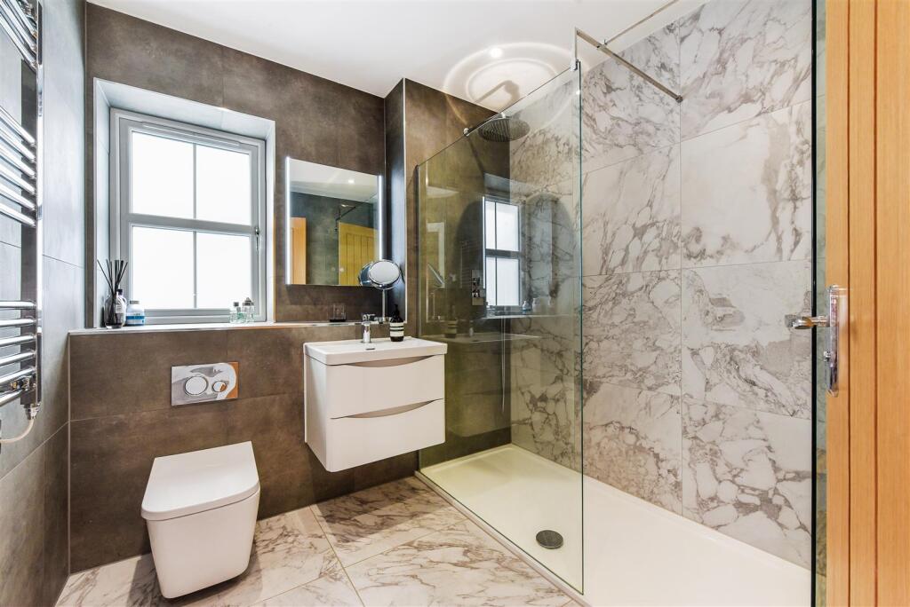 En Suite Shower Room