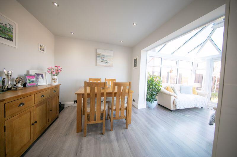 Dining room &amp; sun lounge