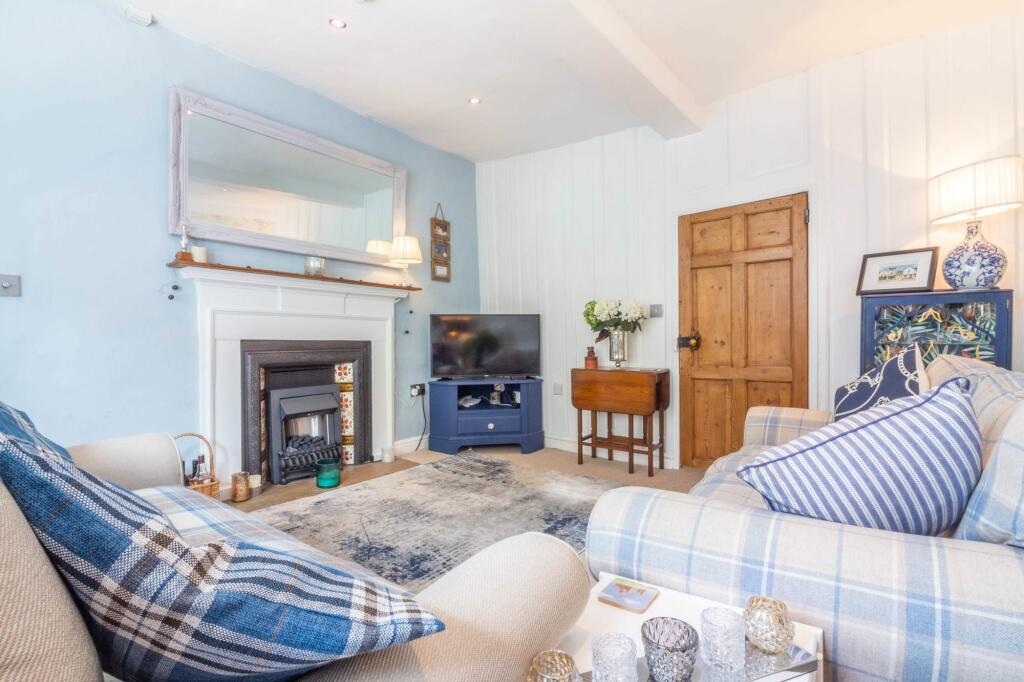 SITTING ROOM