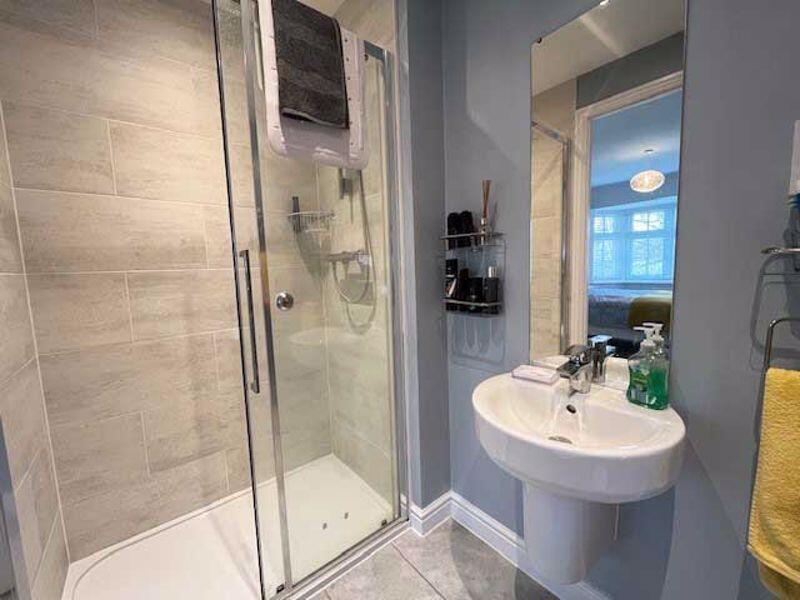 SHOWER ROOM