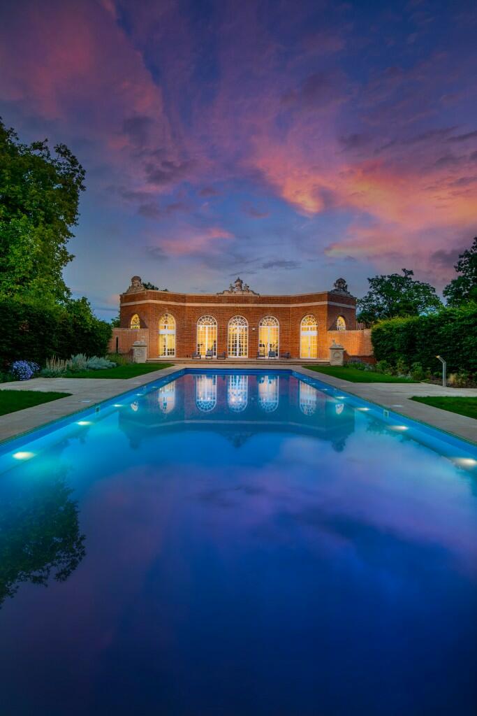 Residents Pool 